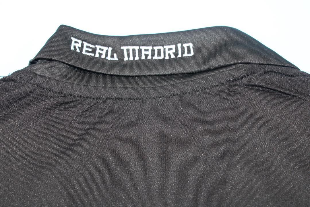 Camiseta de visitante del Real Madrid 2009/10