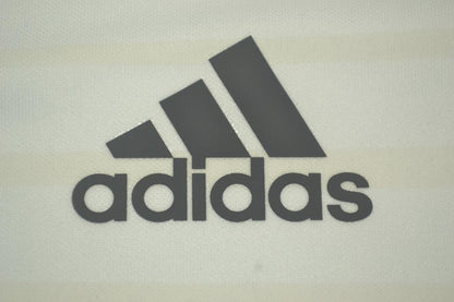 Camiseta local del Real Madrid 2014/15