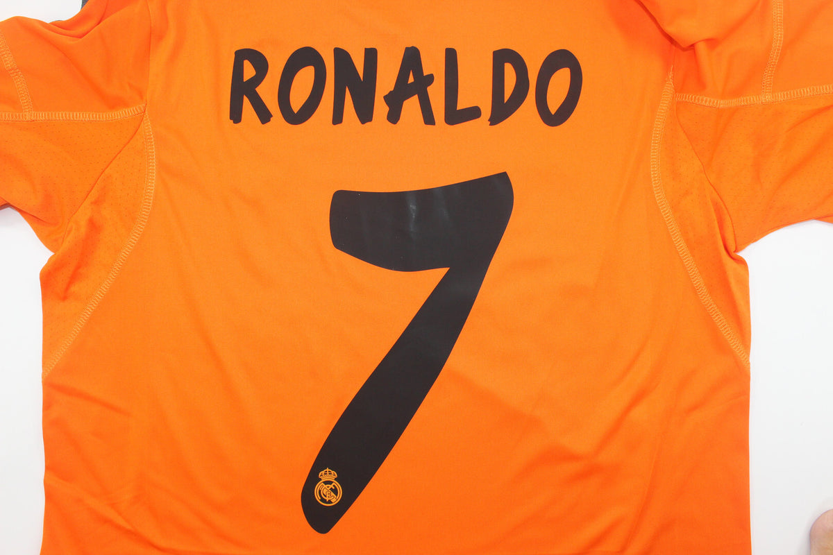 Camiseta de la tercera equipación de manga larga del Real Madrid 2013/14
