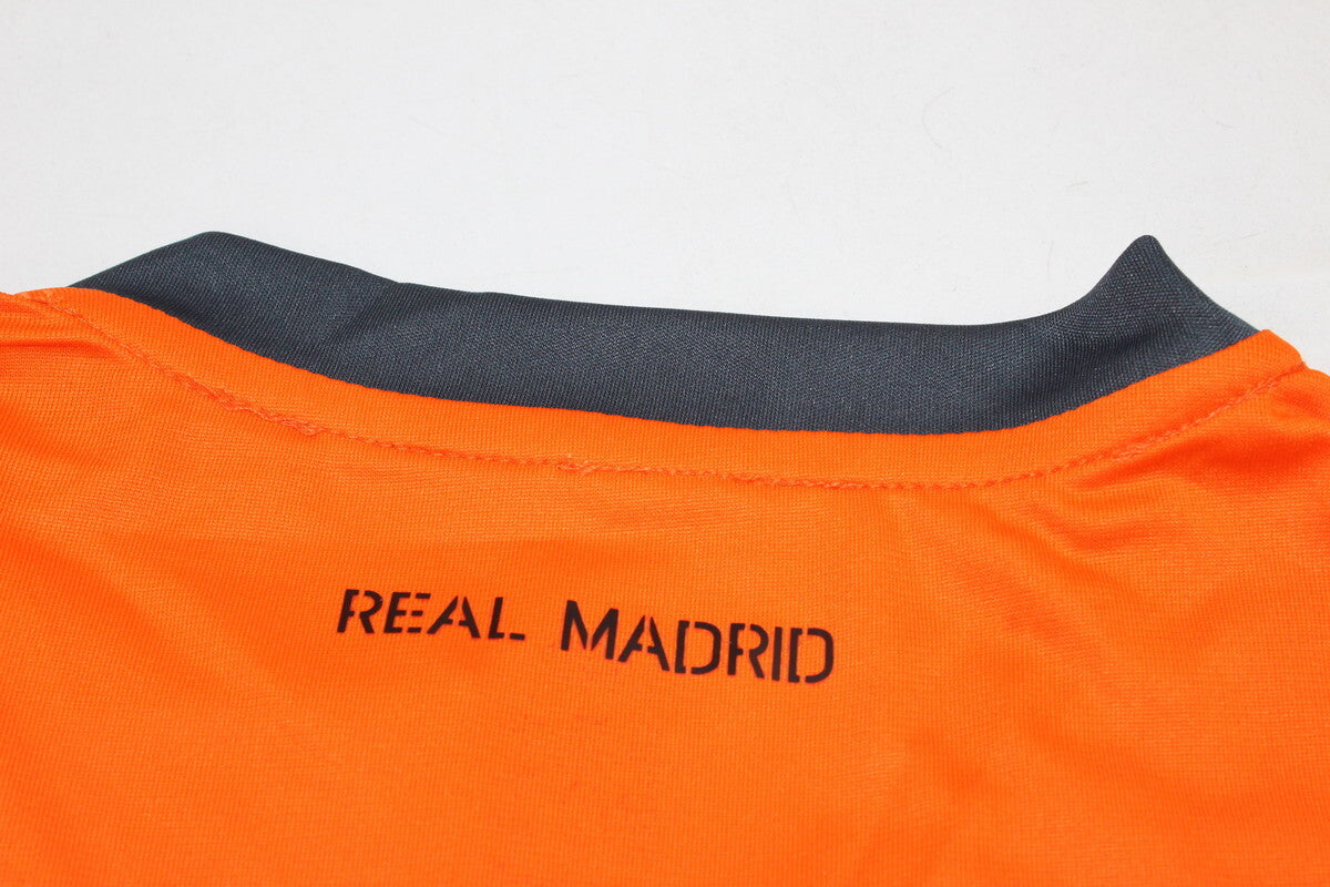 Camiseta de la tercera equipación de manga larga del Real Madrid 2013/14